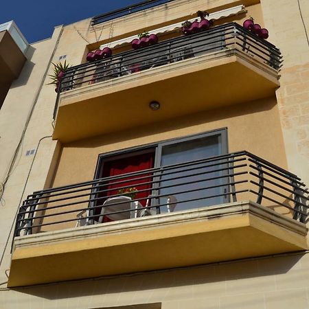 Mellieha Town Centre Bright & Spacious 3 Bedroom Apartment Екстер'єр фото