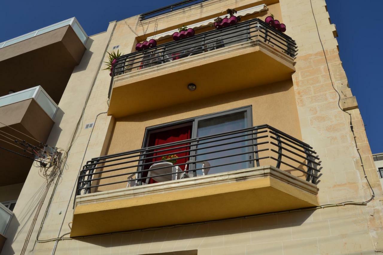 Mellieha Town Centre Bright & Spacious 3 Bedroom Apartment Екстер'єр фото