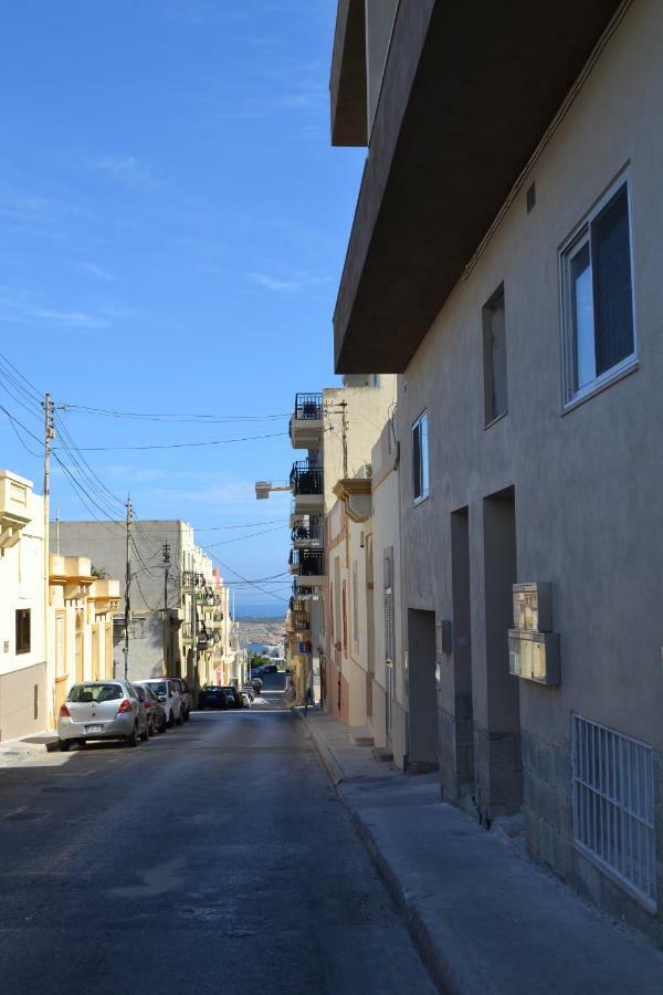 Mellieha Town Centre Bright & Spacious 3 Bedroom Apartment Екстер'єр фото