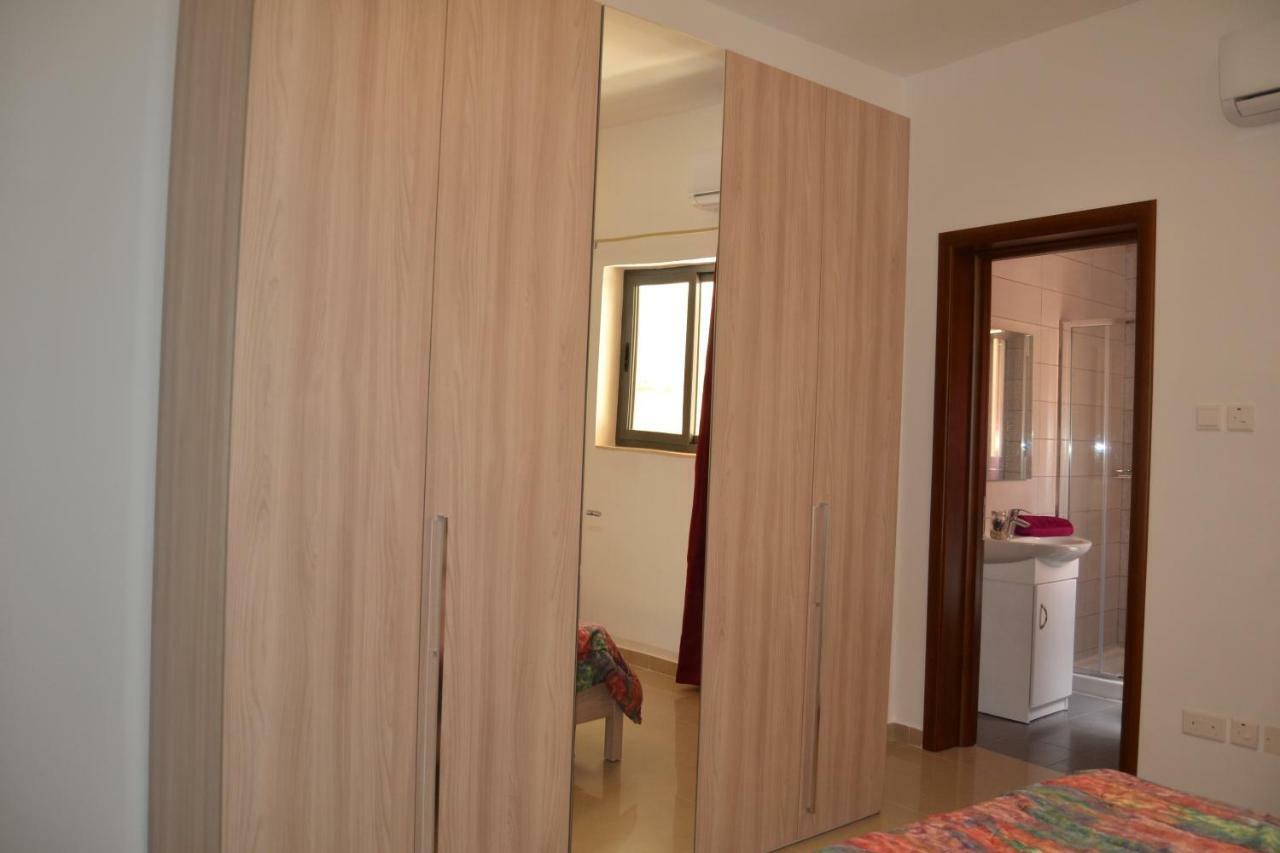 Mellieha Town Centre Bright & Spacious 3 Bedroom Apartment Екстер'єр фото
