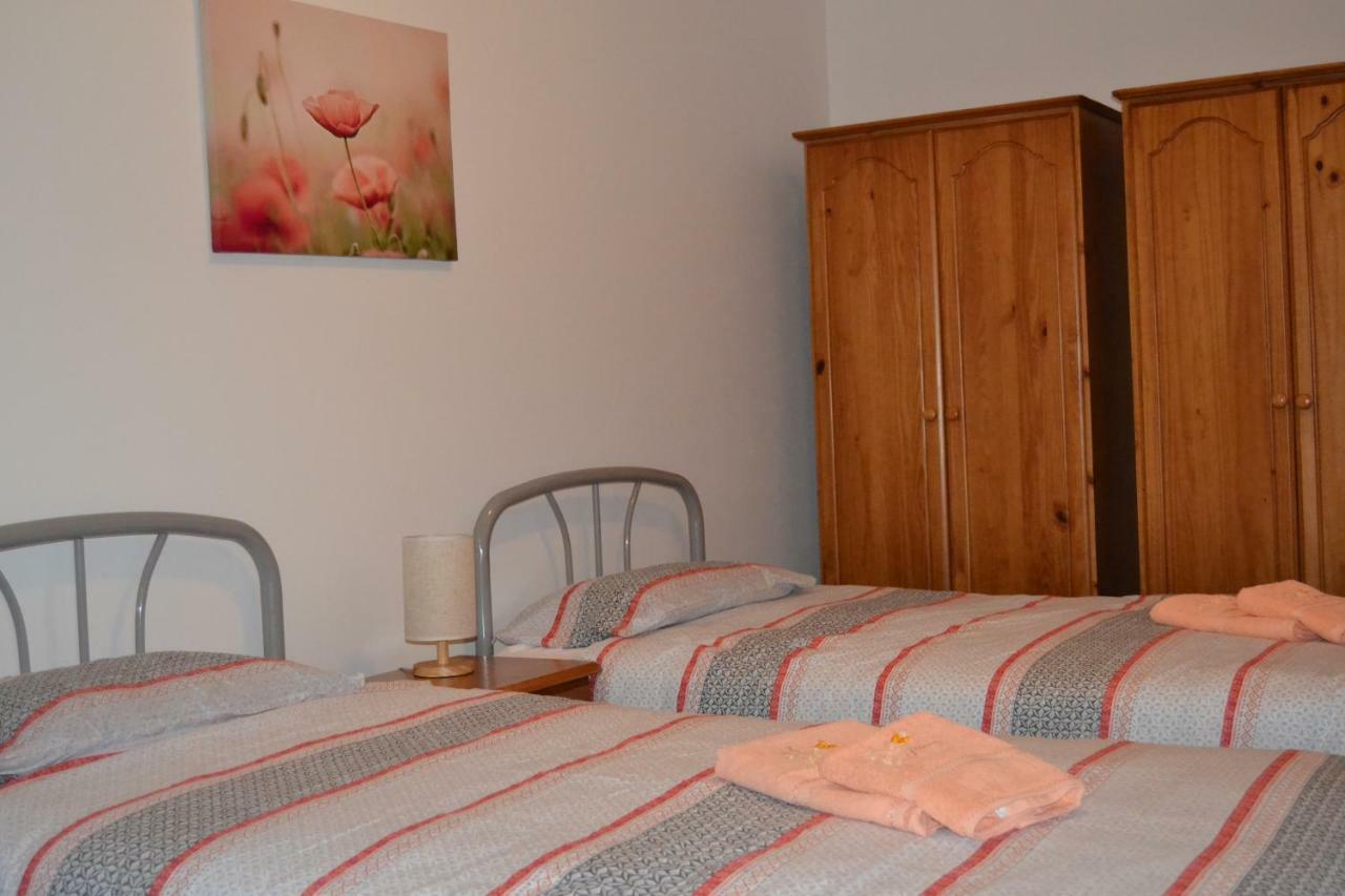 Mellieha Town Centre Bright & Spacious 3 Bedroom Apartment Екстер'єр фото