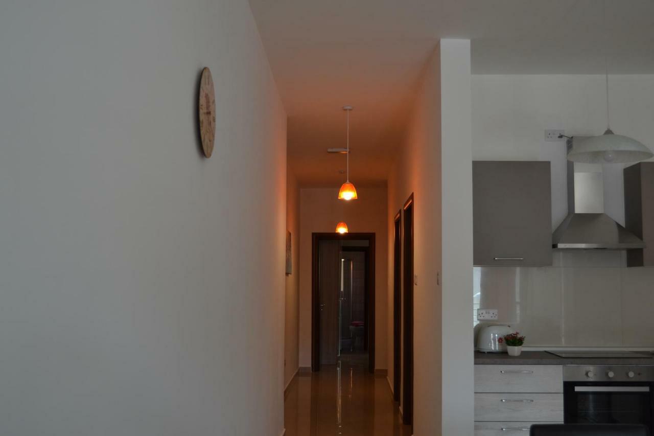 Mellieha Town Centre Bright & Spacious 3 Bedroom Apartment Екстер'єр фото