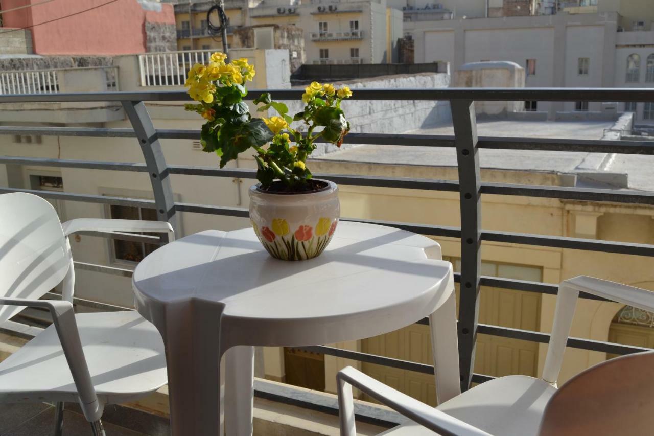 Mellieha Town Centre Bright & Spacious 3 Bedroom Apartment Екстер'єр фото